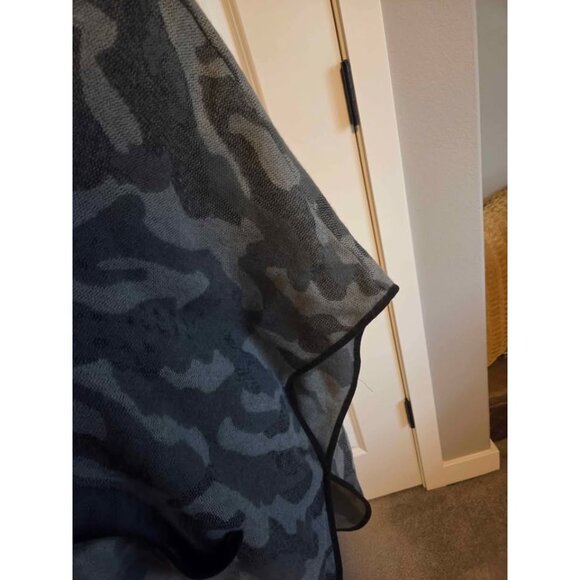 Charming Charlie over sized vest/poncho M/L - Picture 4 of 5